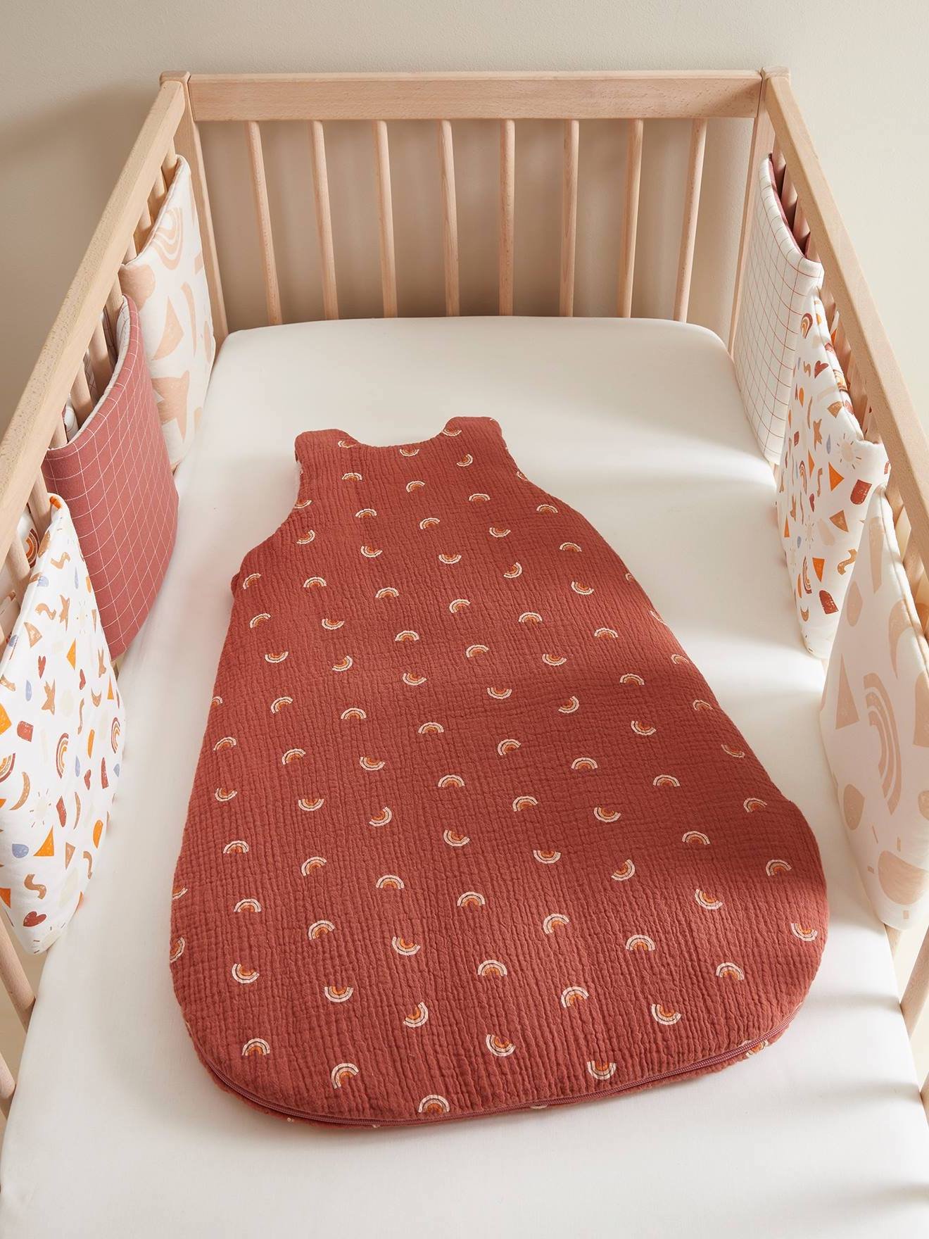 choisir gigoteuse bébé fille chambre terracotta gaze de coton