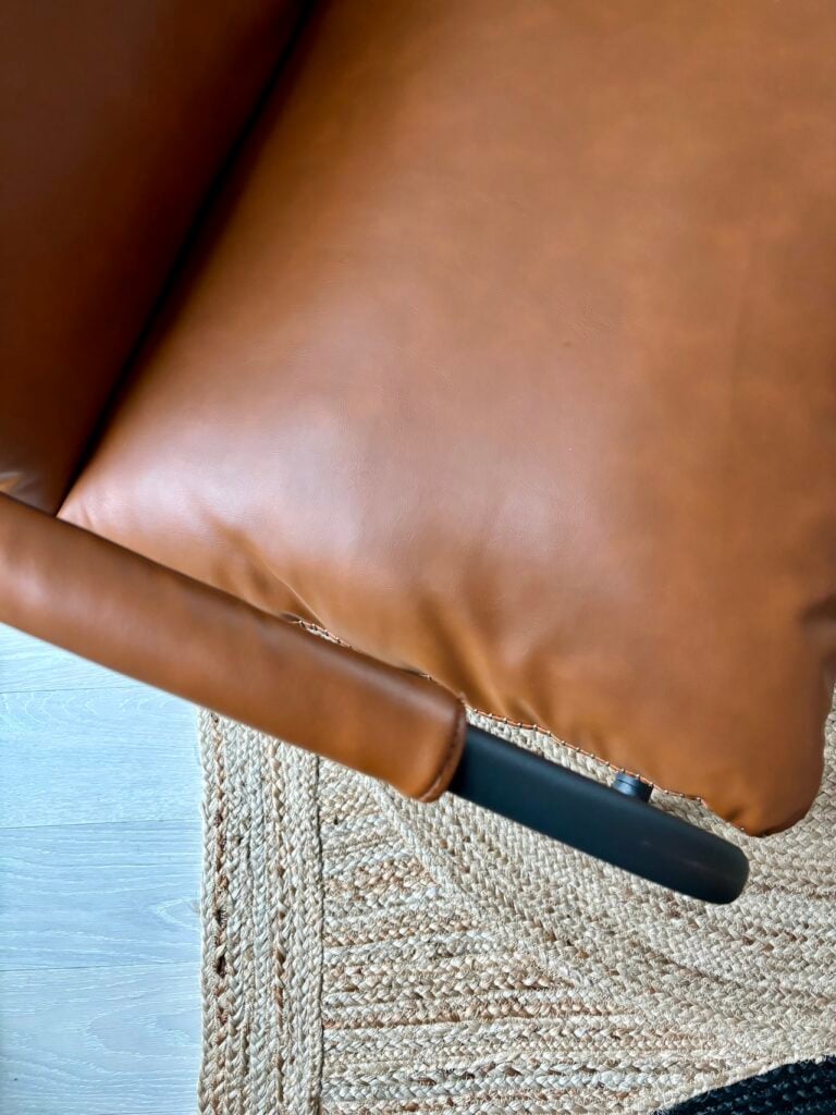 cuir synthétique meuble design