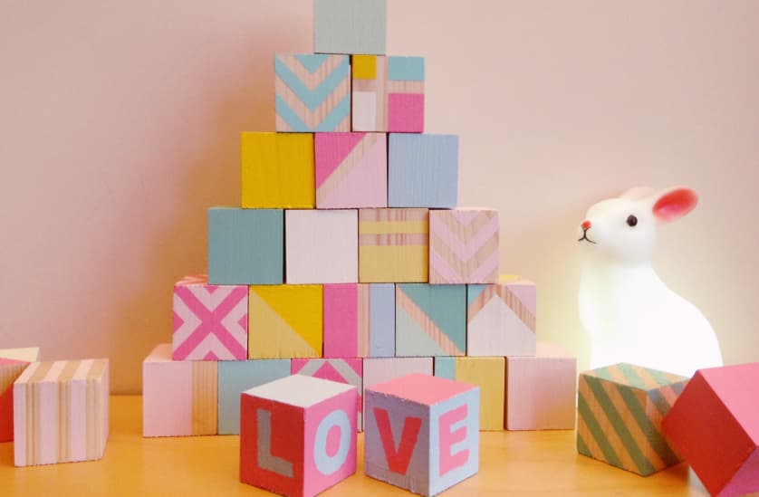 Pas a pas DIY cubes en bois pour bebe enfant