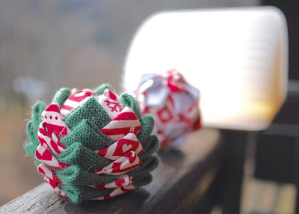 boule de Noël décoration polystyrene - blog déco - clem around the corner