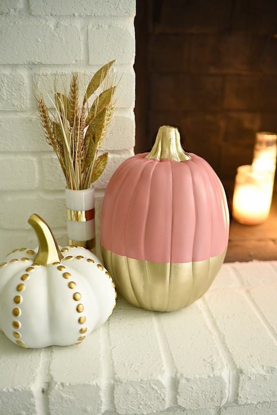 decorer une citrouille or et rose pour automne cheminee