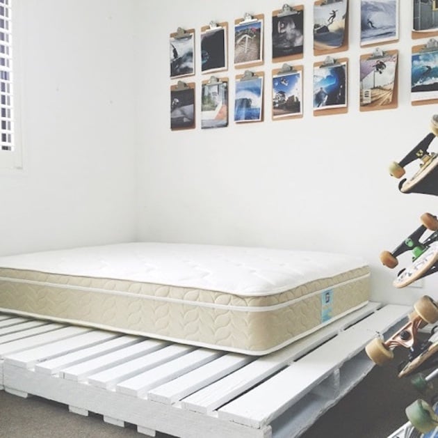 comment faire un lit en palette blanc cosy boho bohème décoration matelas sommier clemaroundthecorner blog déco