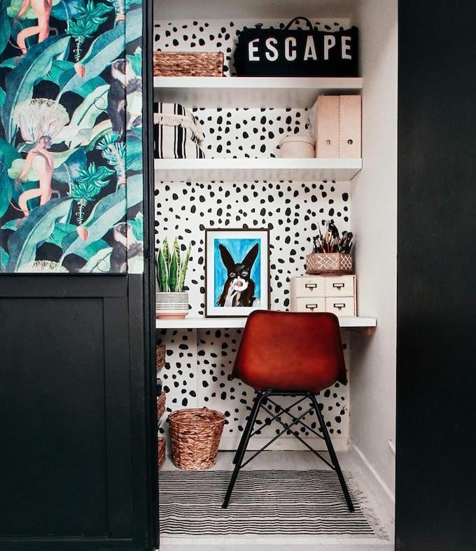 joli bureau diy décoration fait-main siège rouge design tableau peinture papier peint