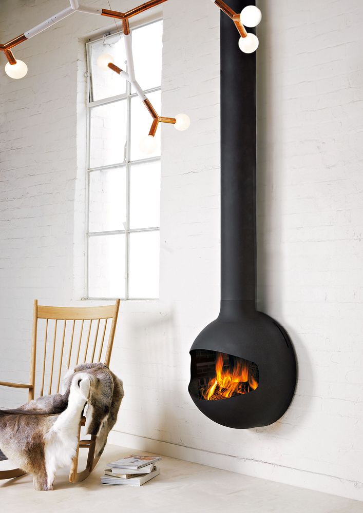 cheminée design chaise bois poêle rond suspension