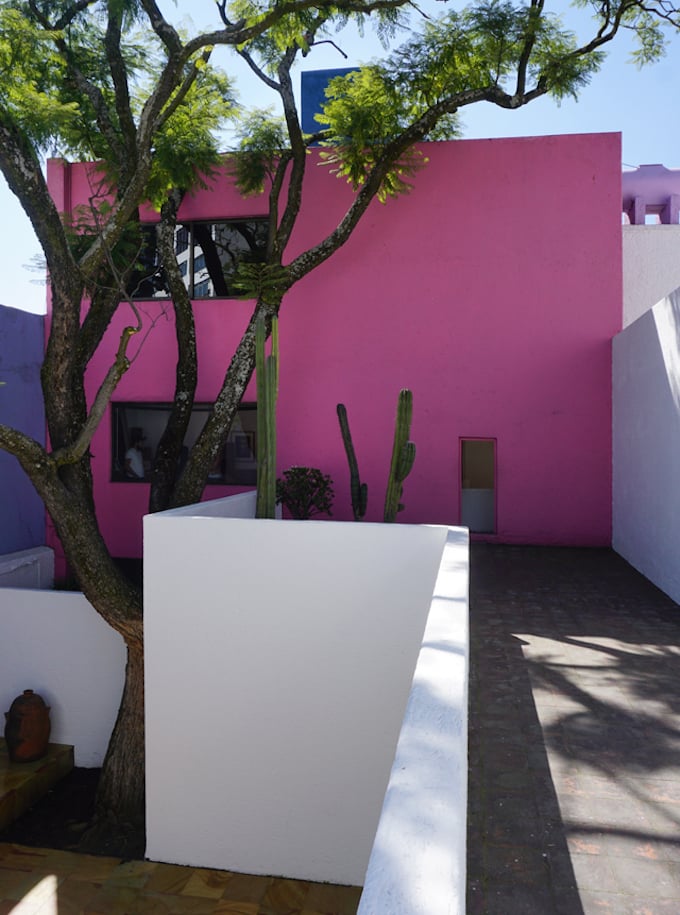 maison colorée Barragan Gilardi déco estivale