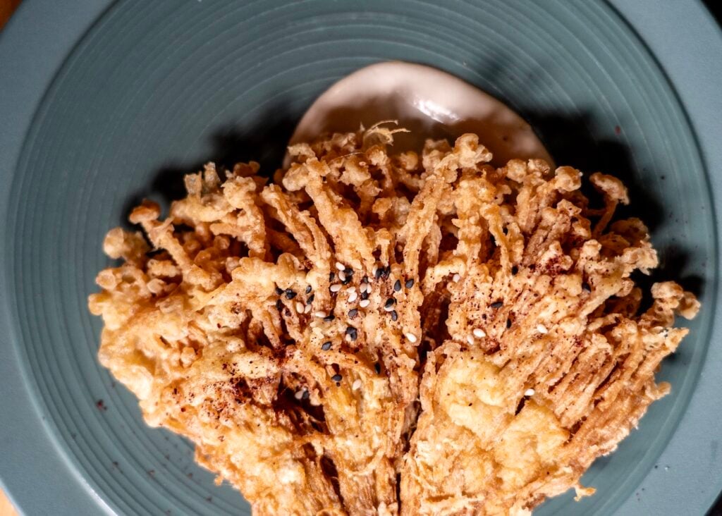champignon enoki frit sauce ezme Rebecca Rohmer