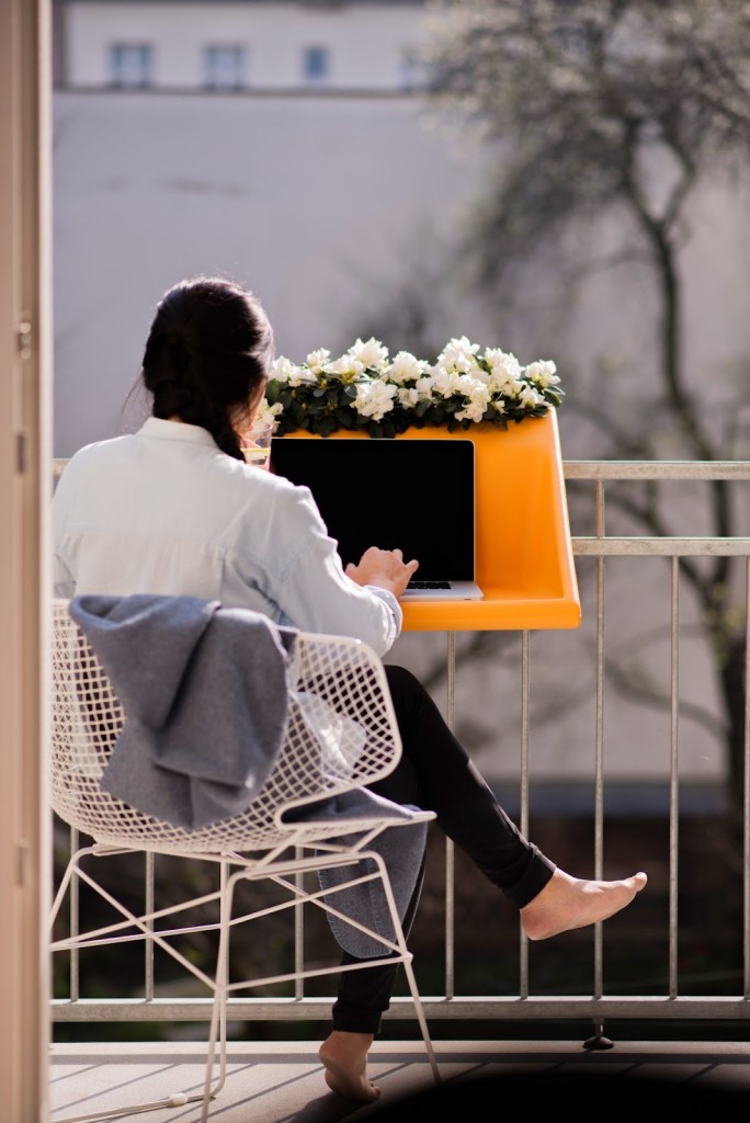 BalKonzept table pour petit balcon ordinateur poste de travail mobile extérieur