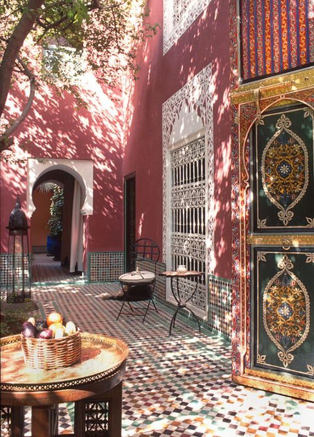 couleurs dans maison marocaine