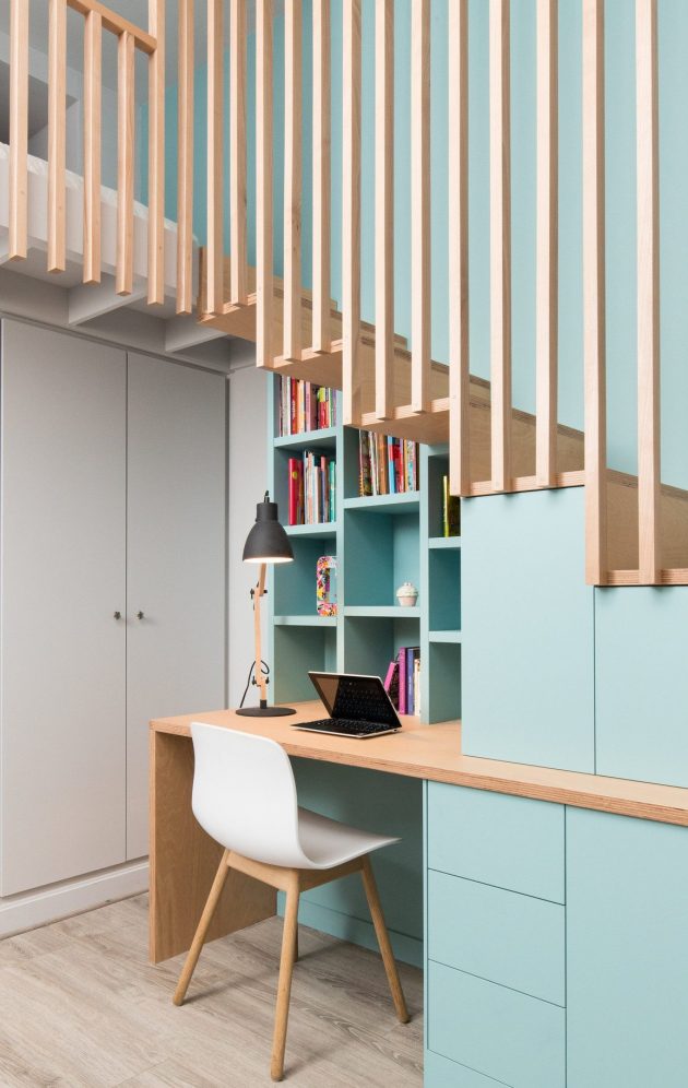 aménager un dessous d'escalier en coin bureau minimaliste moderne