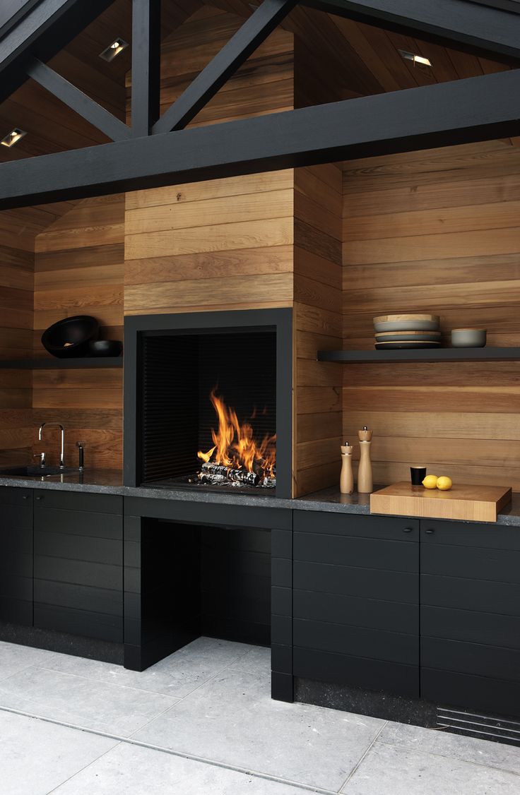 couvrir mur de bois idee cuisine noir mat bois style chalet